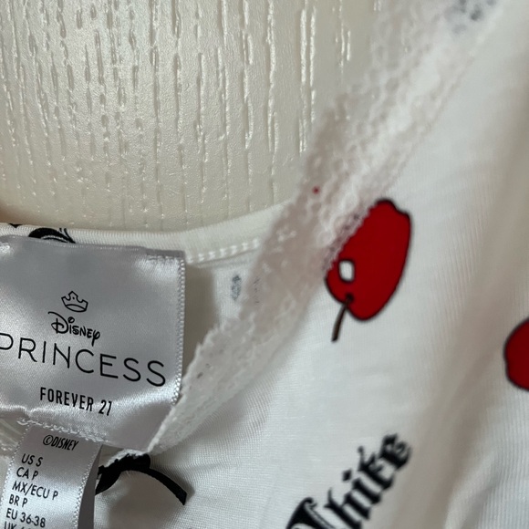 NWT Disney x Forever 21 Red Apple and Black text - Picture 9 of 13